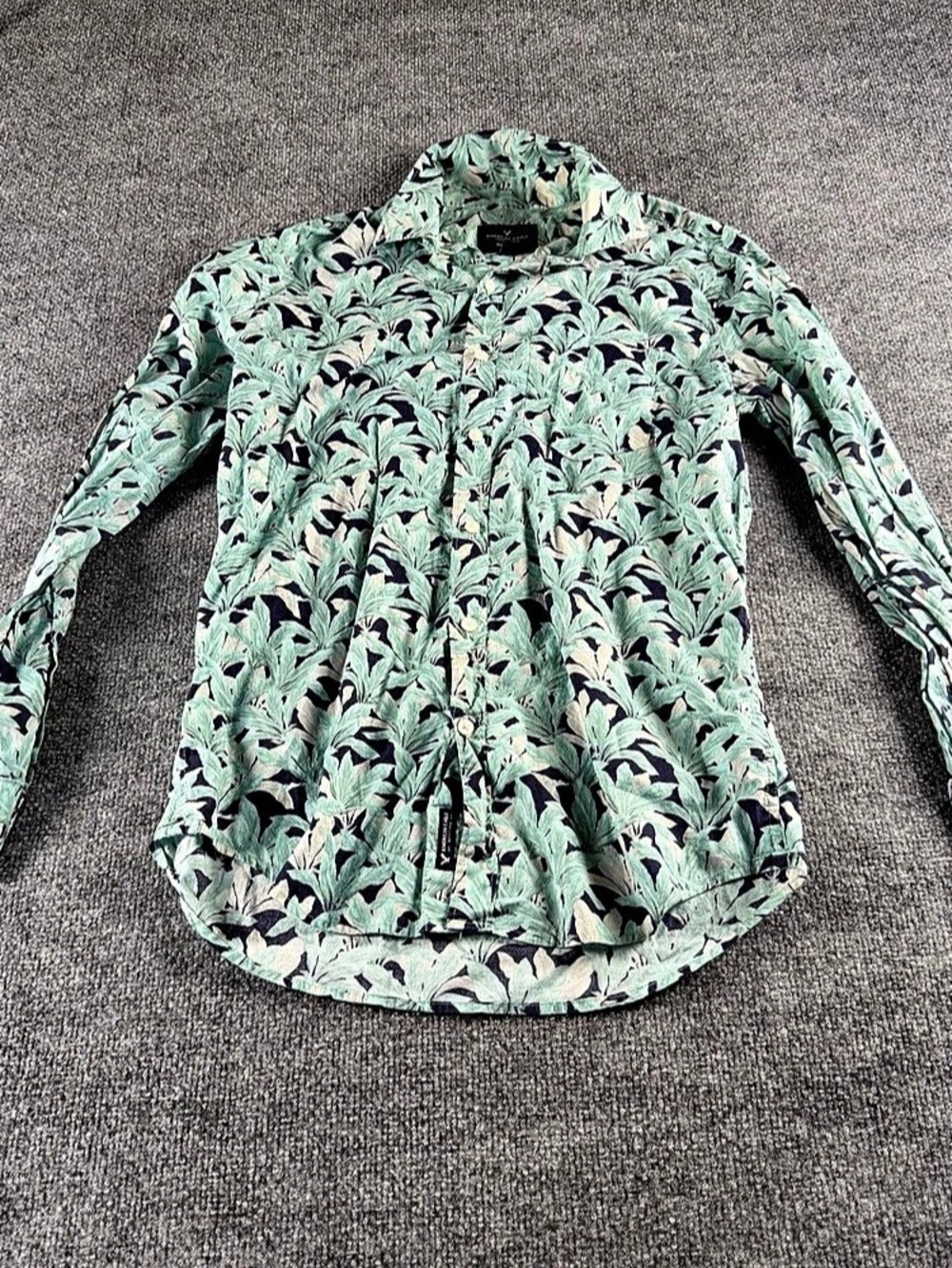 American Eagle Outfitters Seriously Soft Classic Fit Floral Button Down Shirt